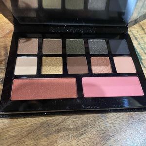 Lancôme eyeshadow and blush pallet